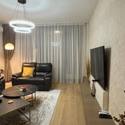 Alquiler de un acogedor apartamento de 3 habitaciones, 86 m², distrito Belgrade Waterfront, Belgrado, Serbia